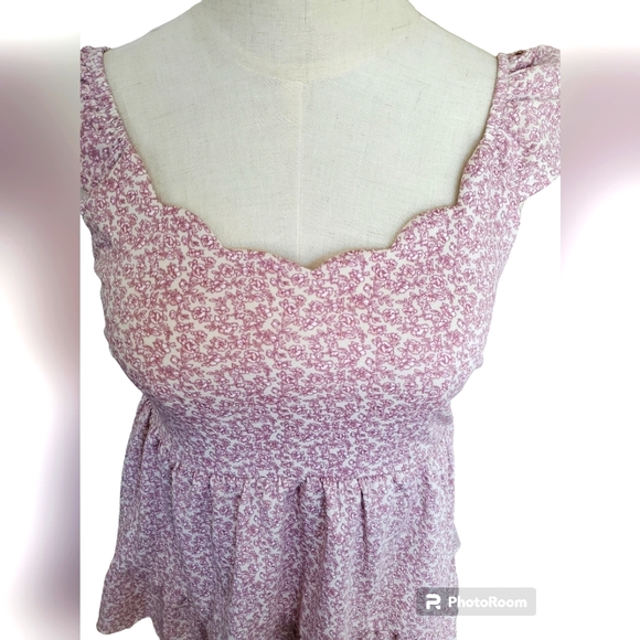 Flower print, Ruffle trim top. - Picture 2 of 2